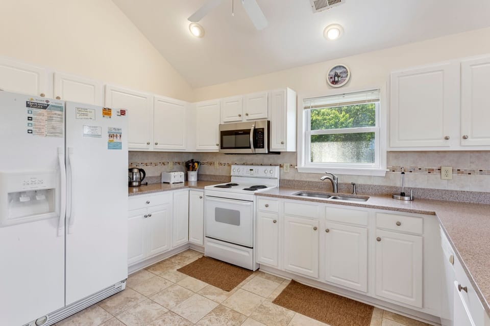 Cook up a delicious meal that the whole family will enjoy in the nearby Kitchen with modern amenities.