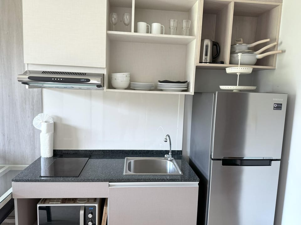 Surin beach Condo, rooftop pool, gym  409 (12239)