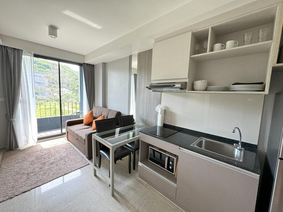Surin beach Condo, rooftop pool, gym  409 (12241)
