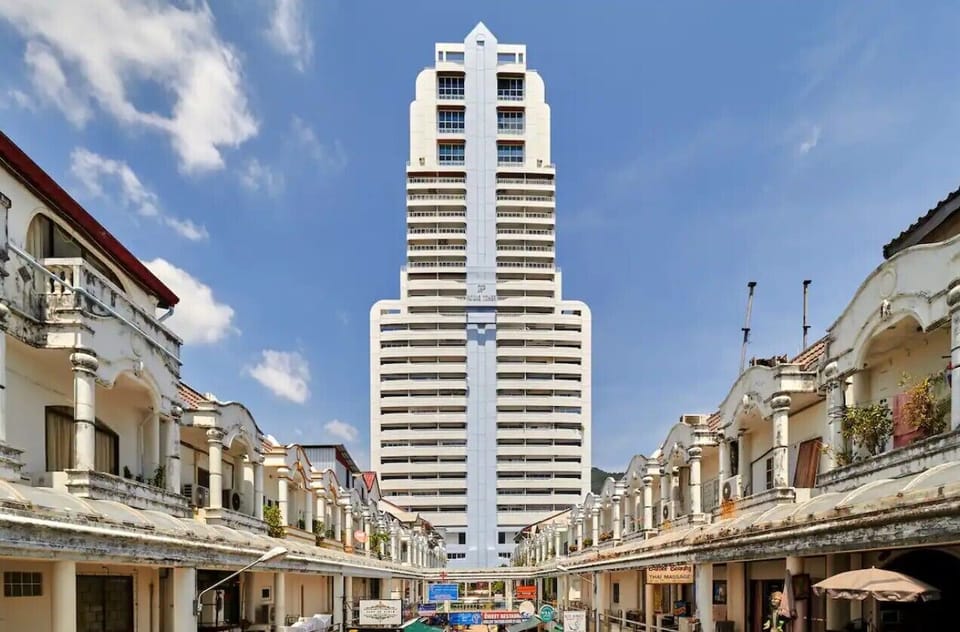 Sea view apartment with jacuzzi at Patong Tower (12435)