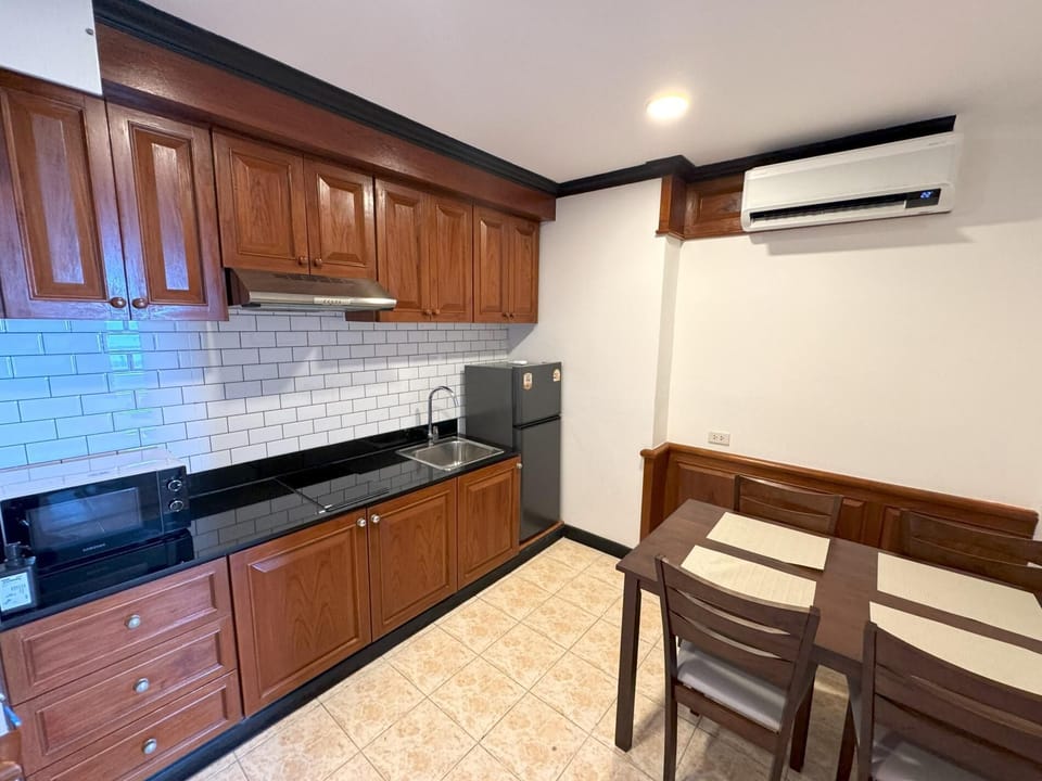 Sea view apartment with jacuzzi at Patong Tower (12418)