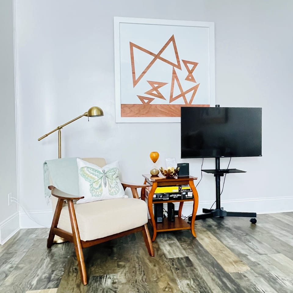 Reading Area, TV can be moved around to the best place that suits you