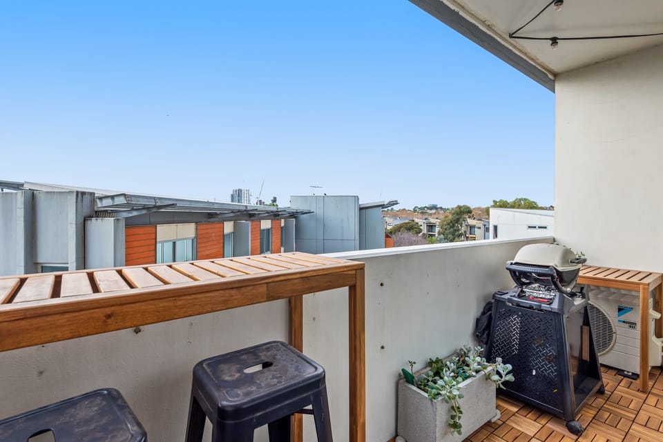 Balcony & BBQ