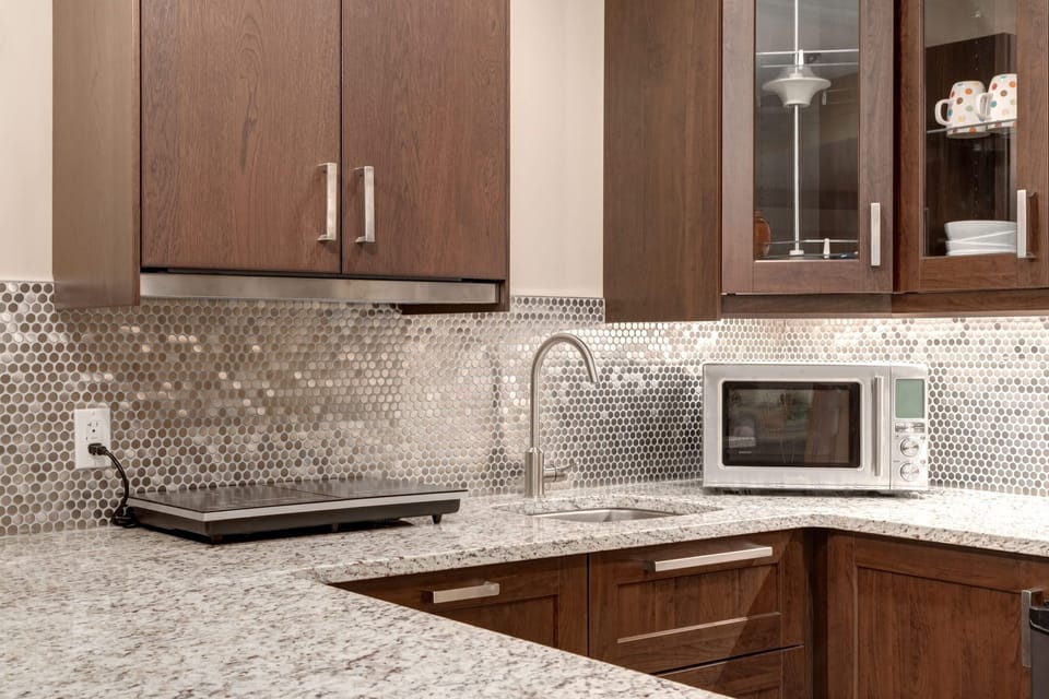 Hot plate and microwave