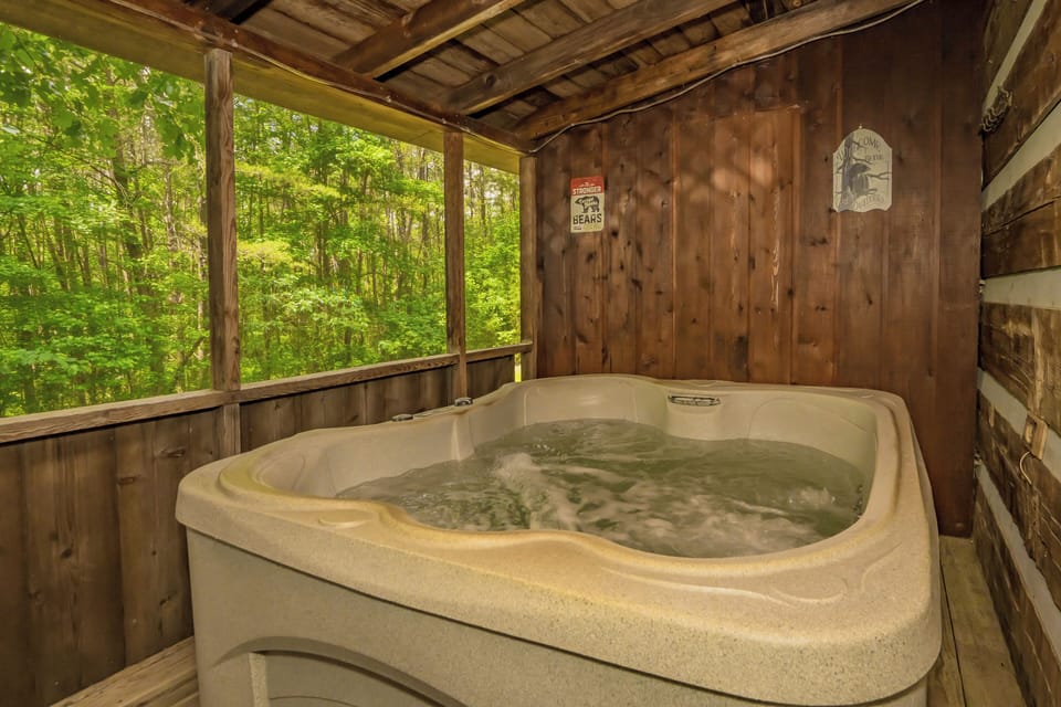 Indoor spa tub