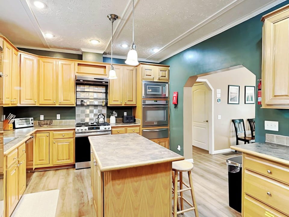 Full Kitchen