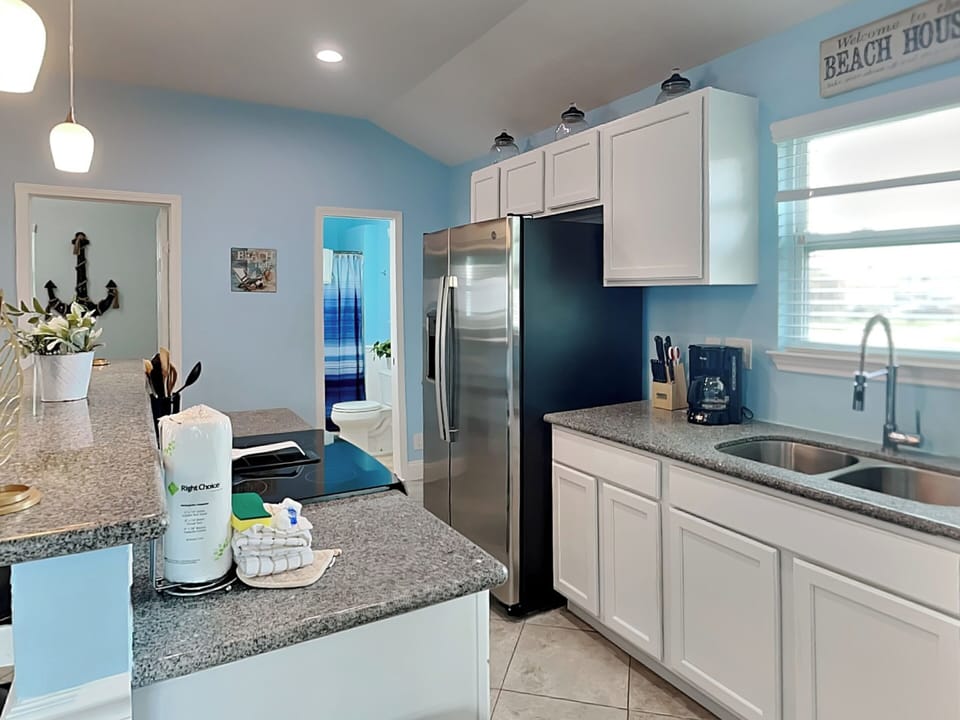 Full Size Kitchen