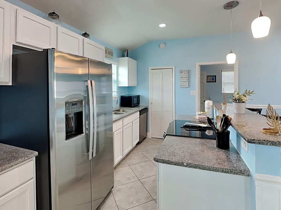 Full Size Kitchen