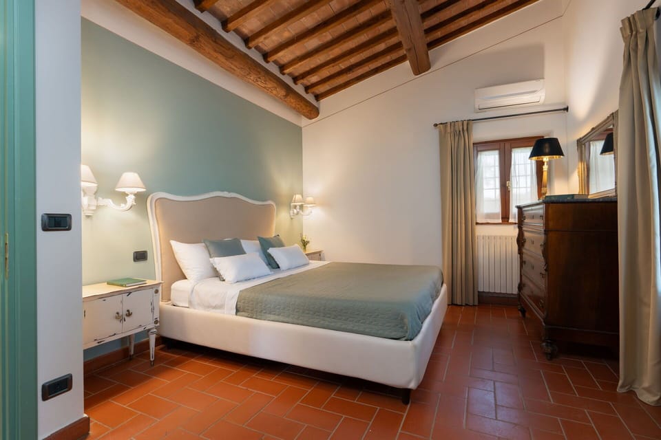 Bedroom, Summer