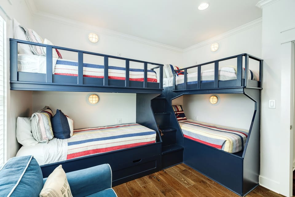 2 Twin Bunks, Upper Level