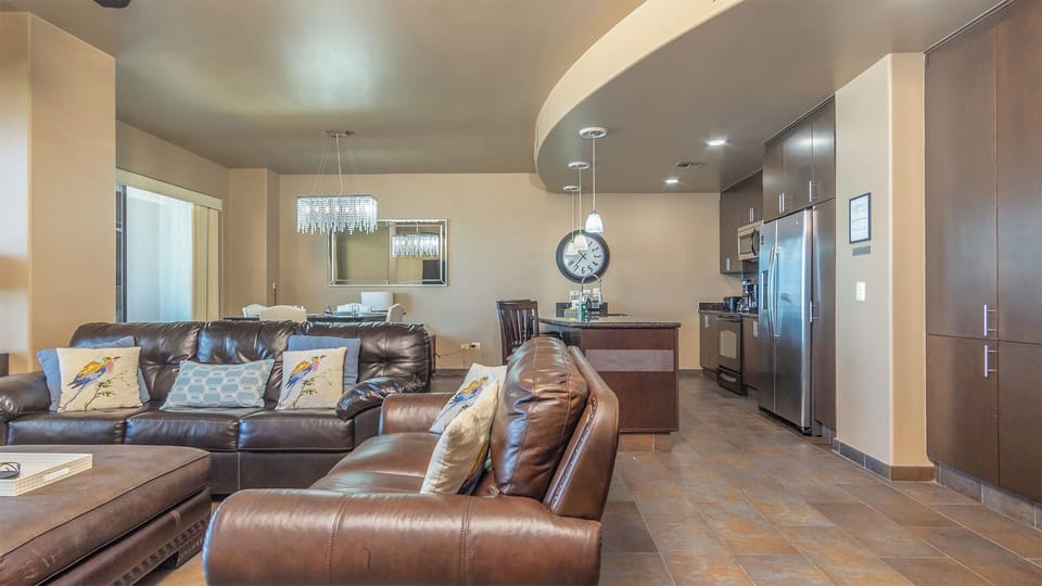 Sophisticated and comfortable main room.