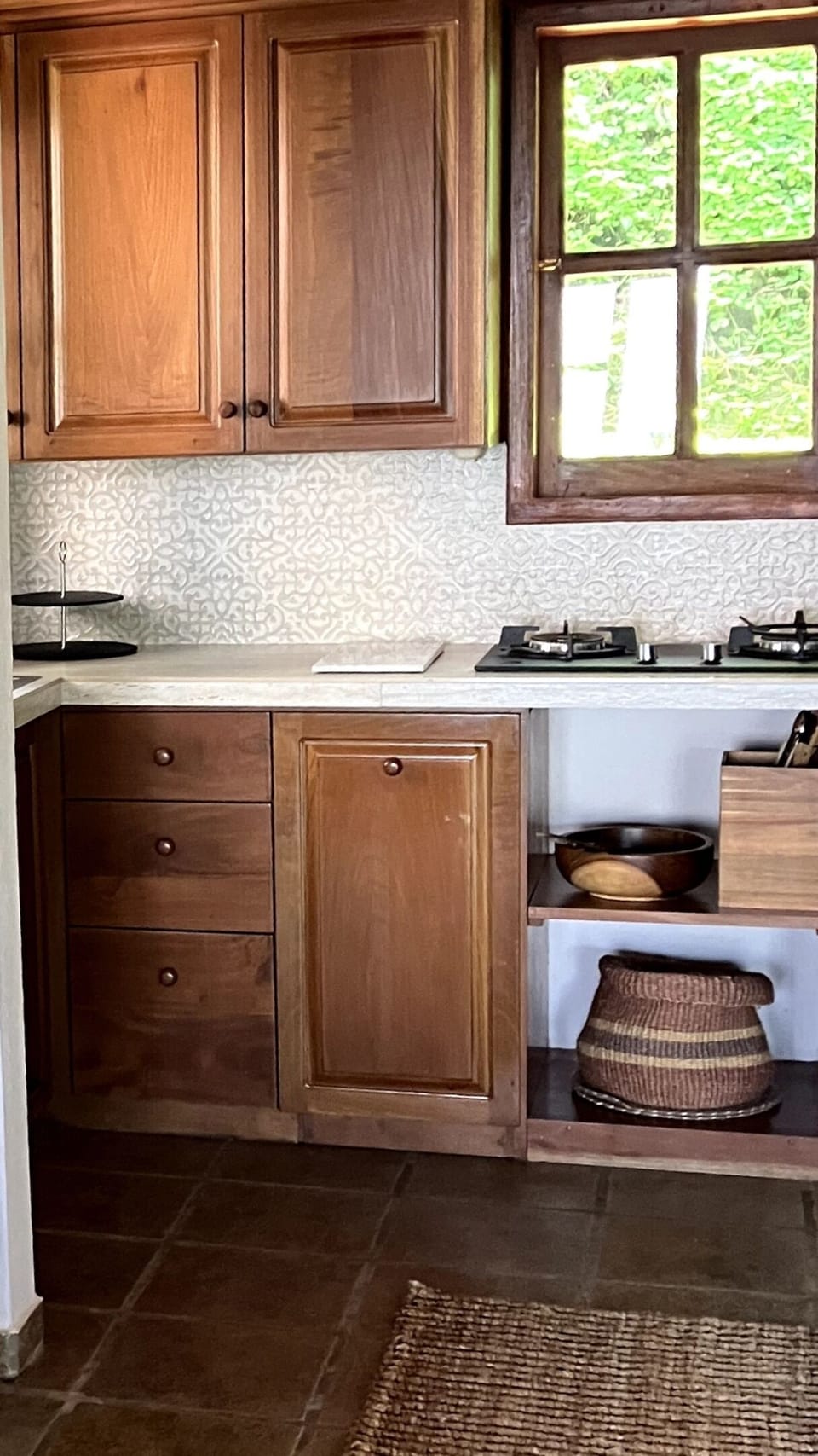 Full kitchen
