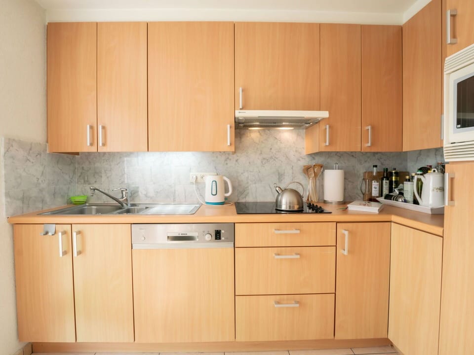 Cabinetry, Countertop, Building, Property, Kitchen Sink, Furniture, Wood, Drawer, Sink, Kitchen