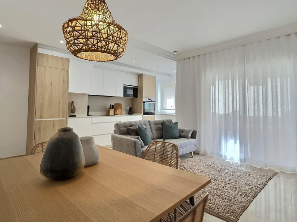 Living, kitchen & dining area