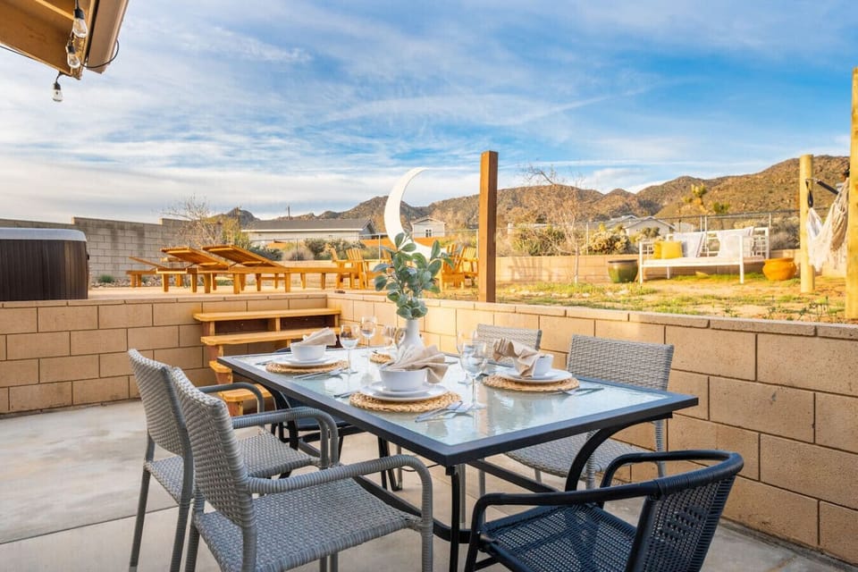 Morning coffee, sunset dinners, and everything in between. Your outdoor oasis awaits.