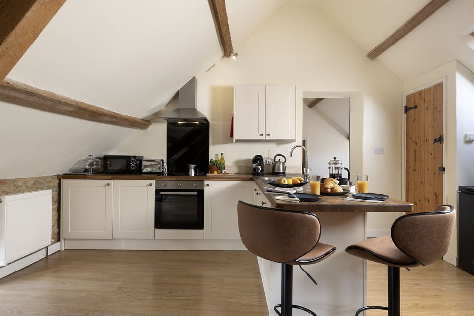 The Granary at Oriel Farm Kitchen Area - StayCotswold