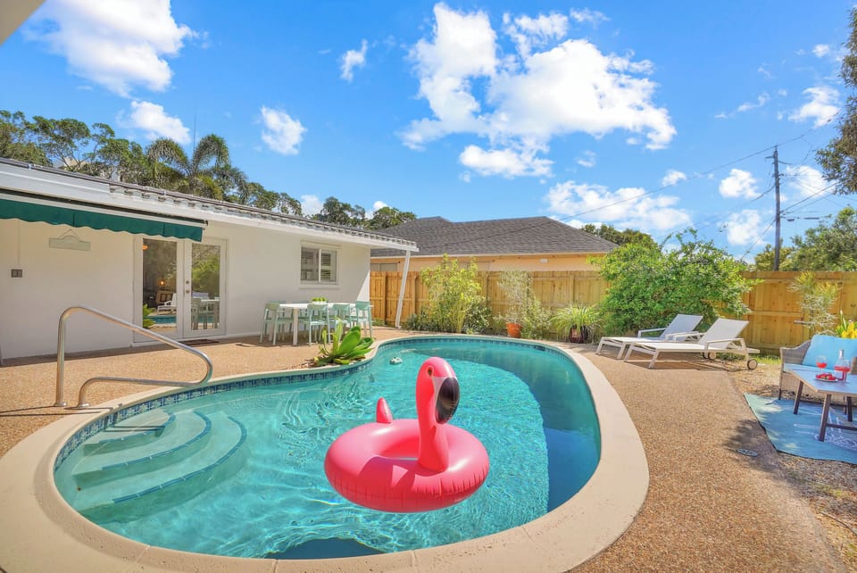 Sublime Florida pool