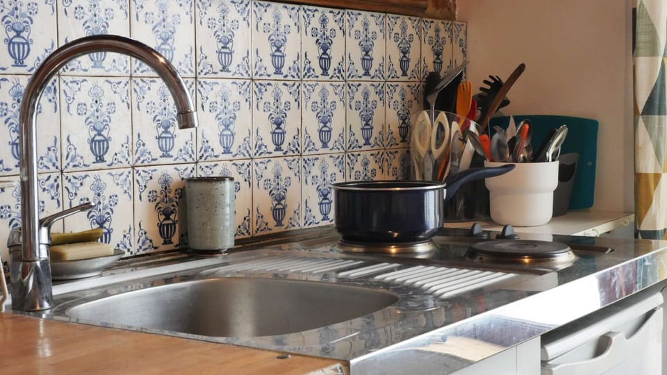 Small simple kitchen with sink and 2 hotplates but the equipment is present, and the coffee maker of course!