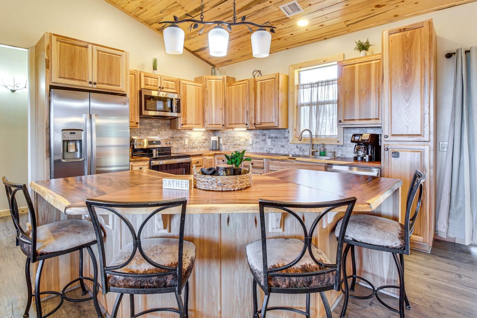 Kitchen | Drip Coffee Maker | Dishwasher | Trash Bags & Paper Towels