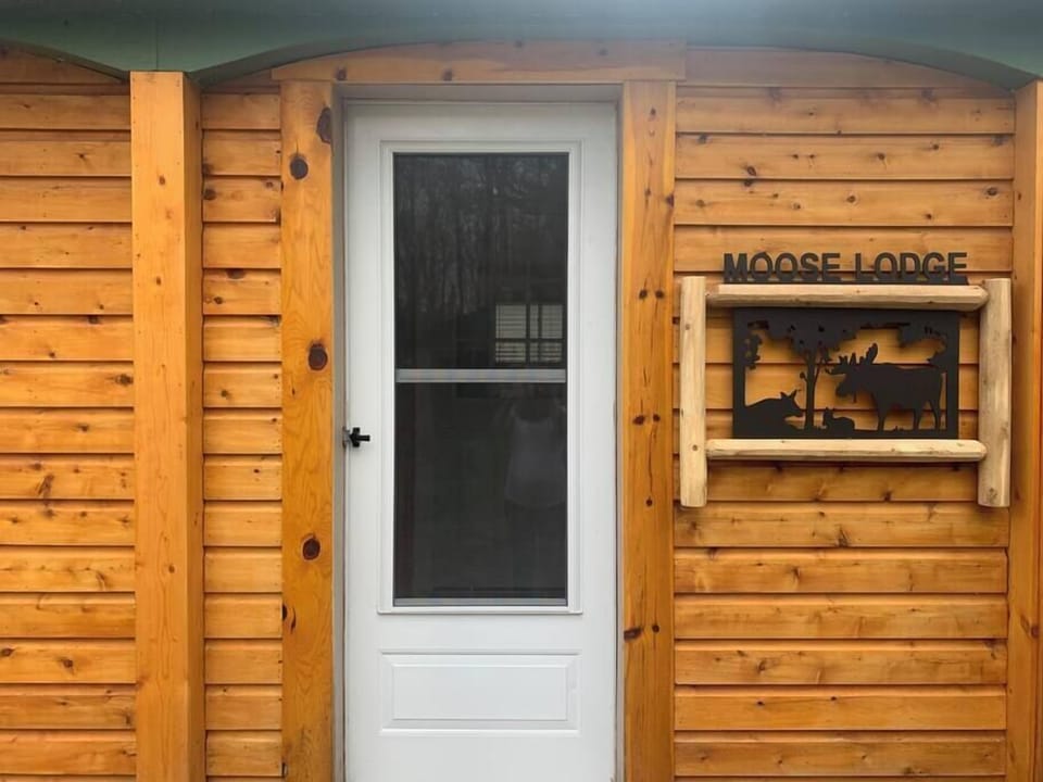 Moose lodge cabin