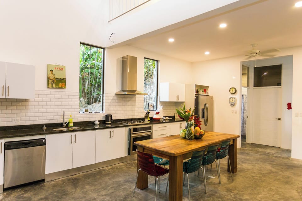 Dining area & kichen