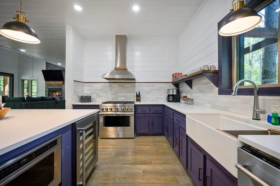 There is plenty of room to prepare all of your favorite meals.