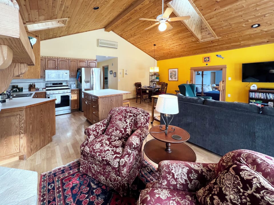 High ceilings with skylights 