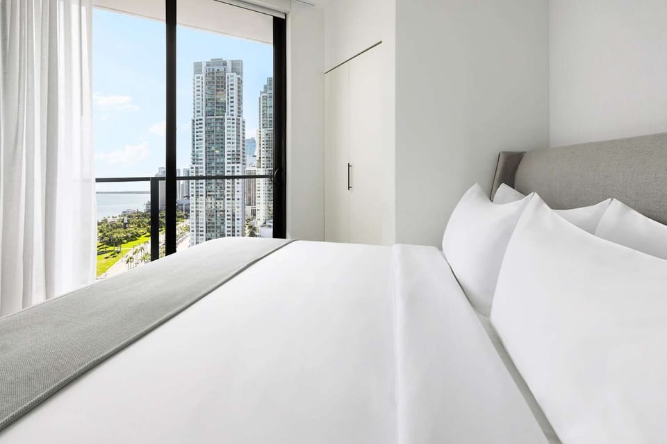 Unit with 1 King Bed