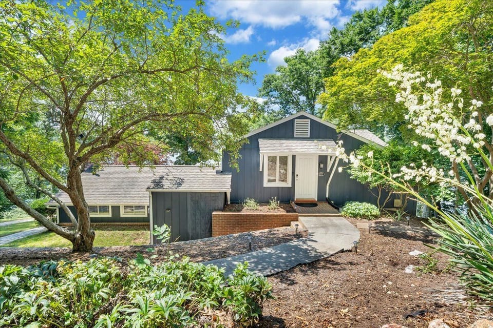 Welcome to LAKE Scenic Point!