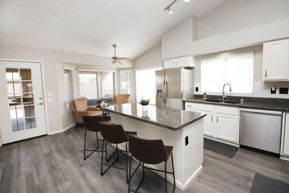 Plenty of kitchen space to prepare meals. 