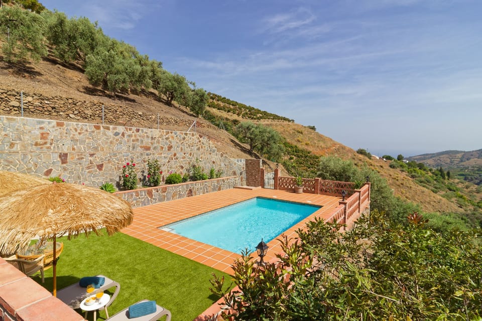 The private pool and views