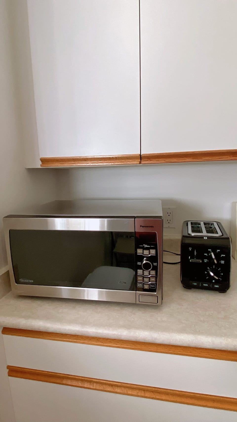 Microwave oven and toaster