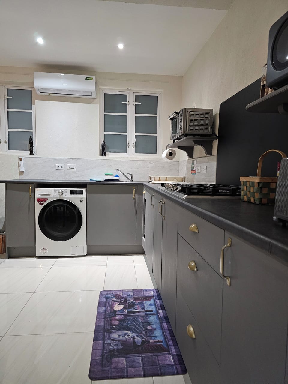 Fully equipped air-conditioned kitchen