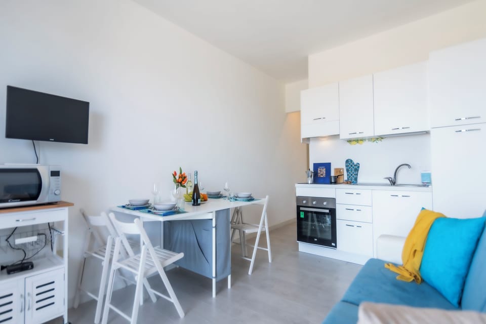 Kitchen and dining area
