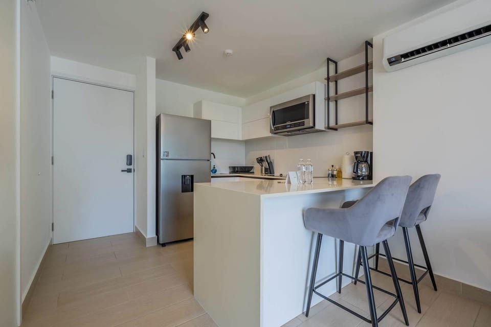 Modern entrance with breakfast bar
