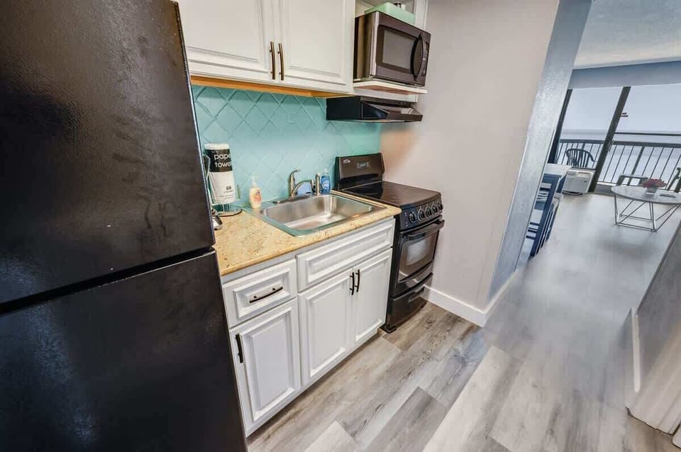 Large Kitchen Area with Full Sized Appliances