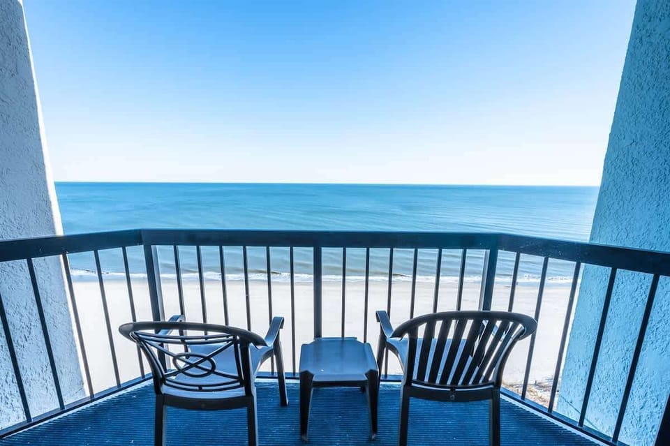 Amazing Direct Oceanfront View!