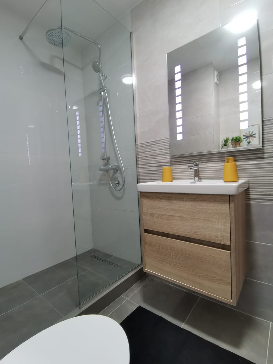 466290cb-6326-4c1c-83e7-a50e3147bd27