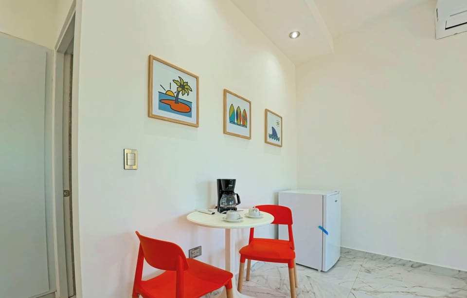 Small table ideal for work or light meals.