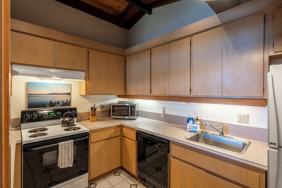 Rocky Ridge 4 - Kitchen
