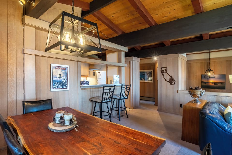 Rocky Ridge 4 - Dining Area and Kitchen