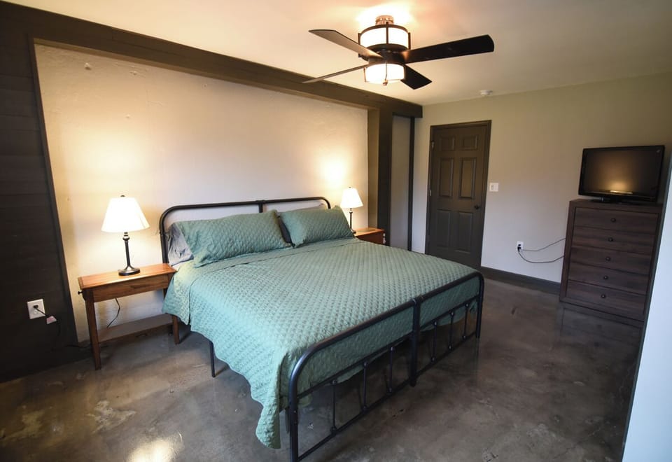 Wake to soft natural light if you choose, with a north facing window.