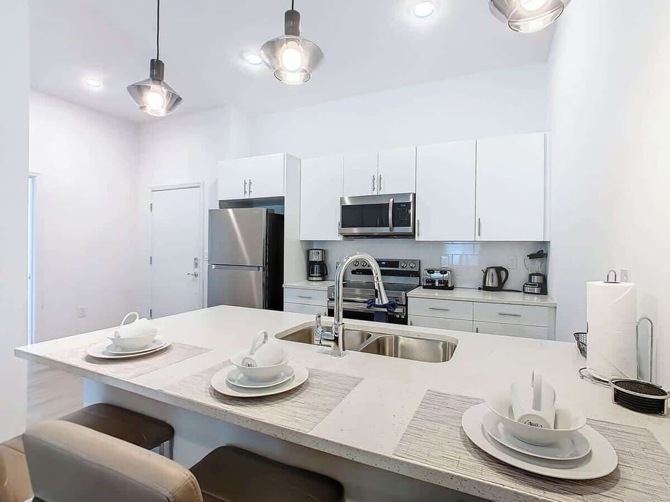 Fully equipped modern kitchen, ready for all your culinary needs.
