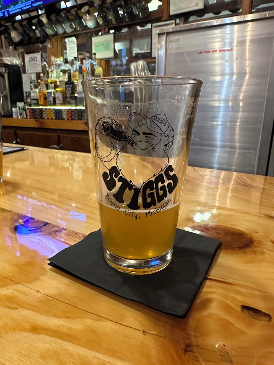 Stiggs Brewery and Kitchen: Cold beverages and some of the Best BBQ in Michigan