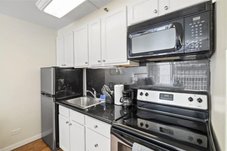 A chef's delight: prepare delicious meals in our spacious kitchen.