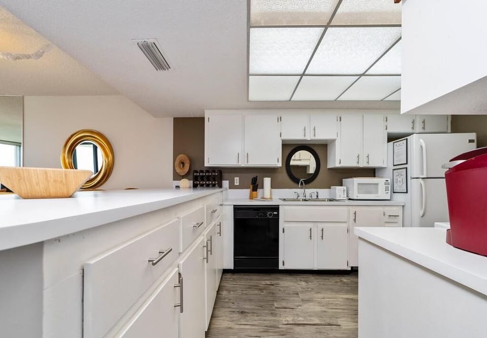 Anastasia Condos 702 Kitchen