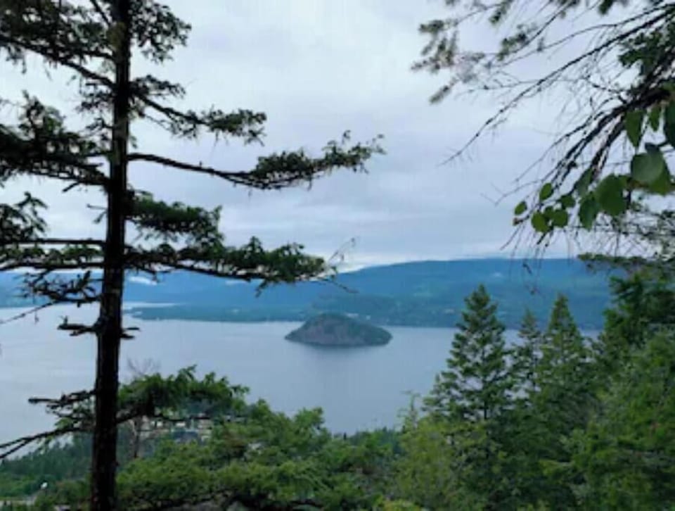 Nearby McArthur Trail view point