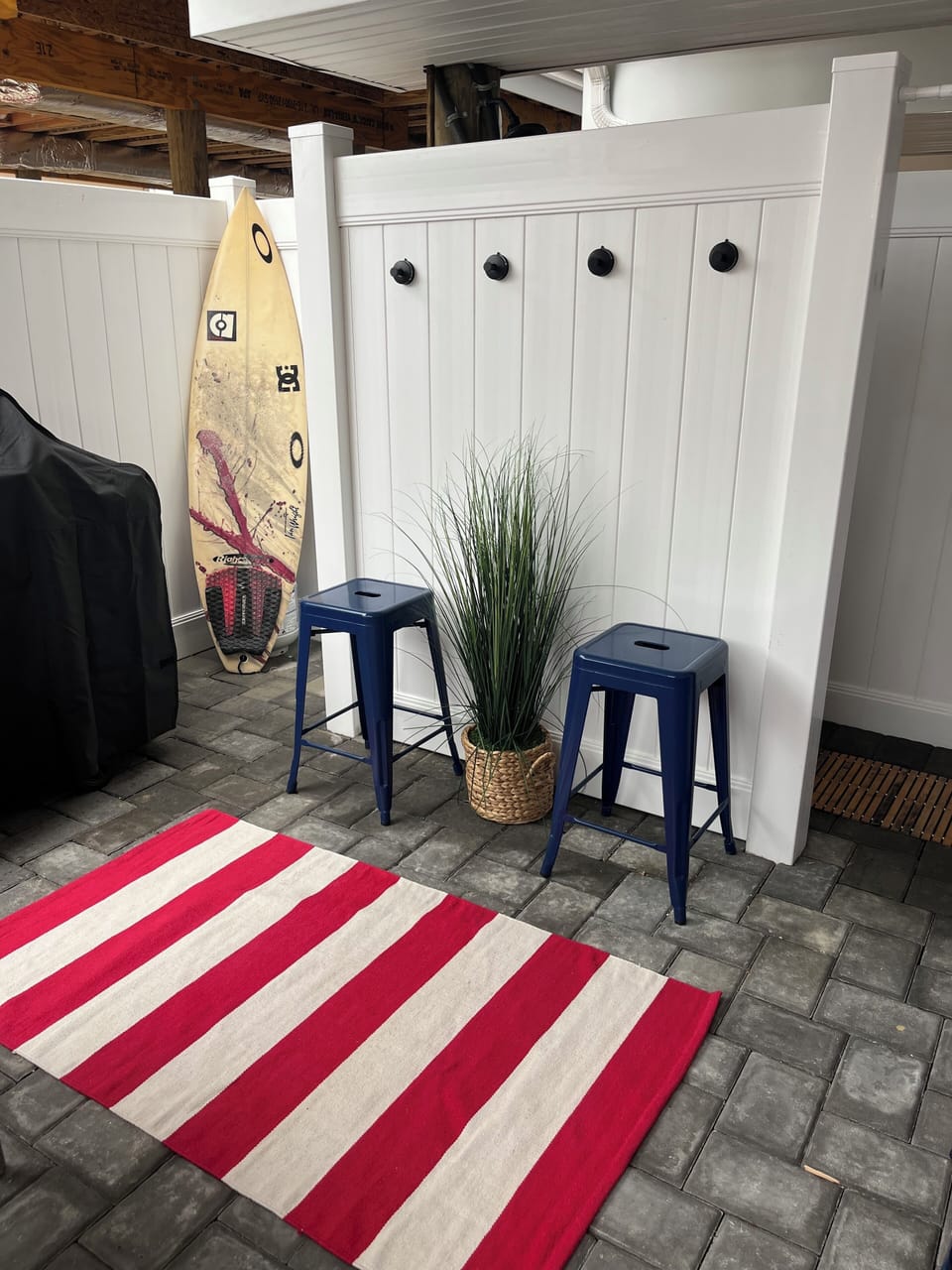 Enclosed outdoor patio