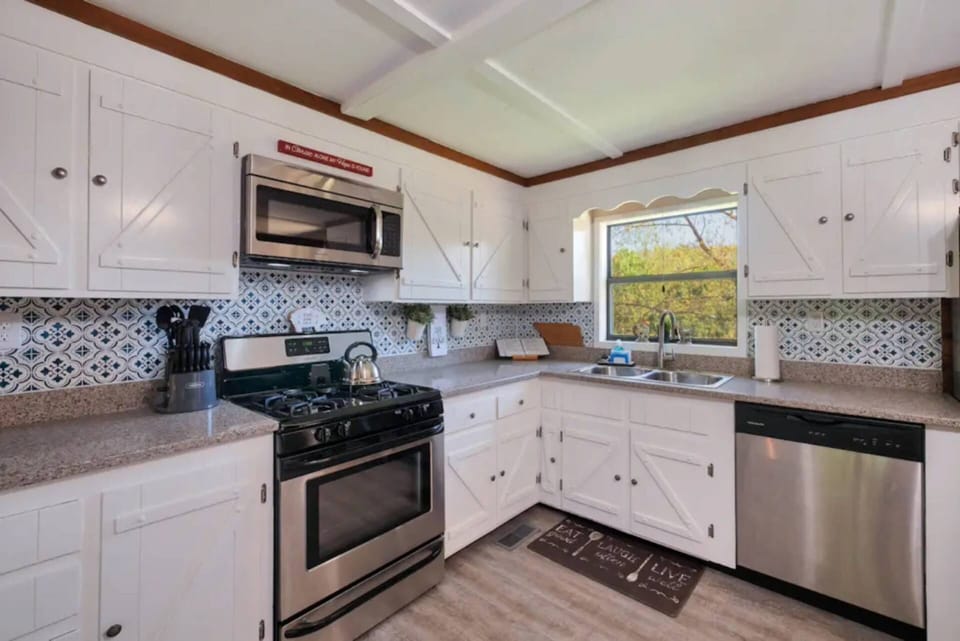 Large open kitchen area
