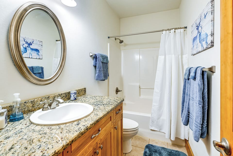 Bathroom | Towels Provided